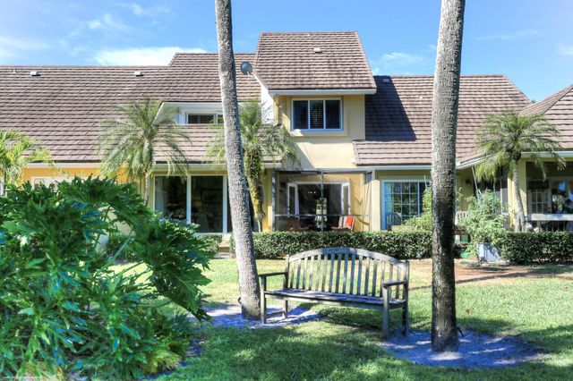 2624 Muirfield Court, Wellington, FL 33414