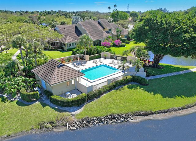 2624 Muirfield Court, Wellington, FL 33414