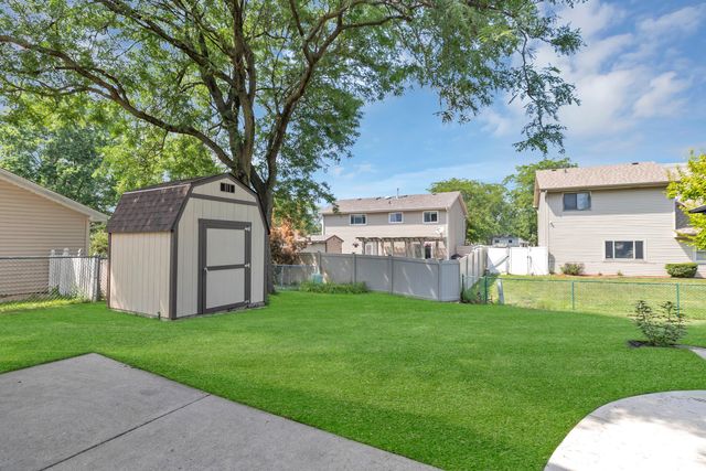 676 Niagara Drive, Bolingbrook, IL 60440