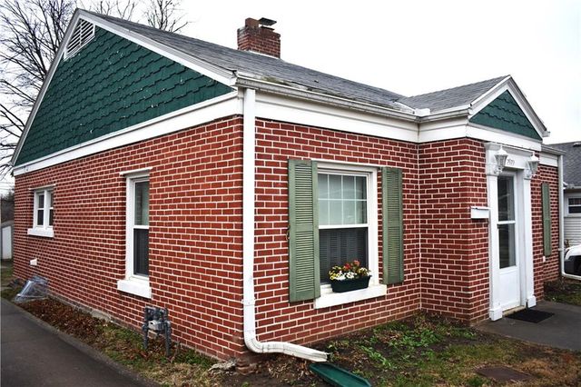 2922 Angelique Street, St Joseph, MO 64501