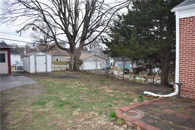 2922 Angelique Street, St Joseph, MO 64501