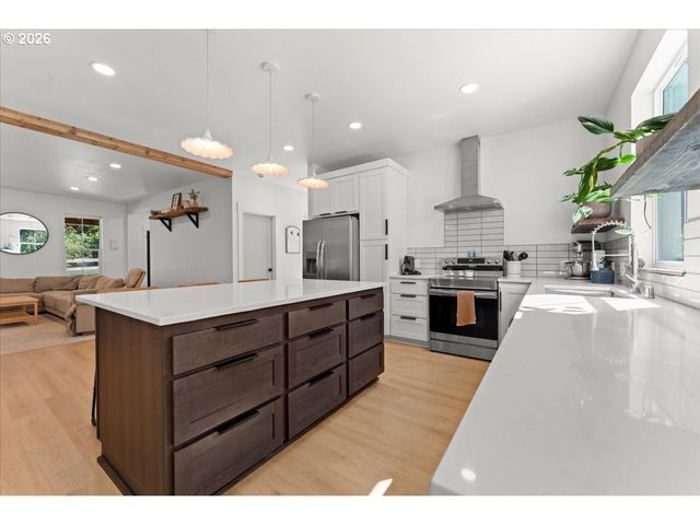108 DAVID DEAN Dr, Kalama, WA 98625