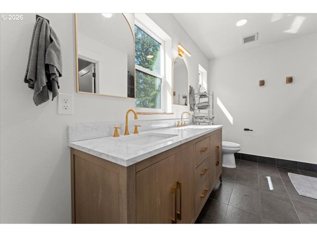 108 DAVID DEAN Dr, Kalama, WA 98625