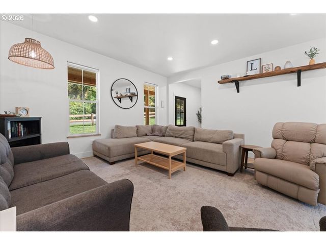 108 DAVID DEAN Dr, Kalama, WA 98625