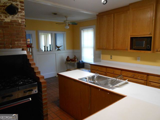 379 Warwoman Road, Clayton, GA 30525