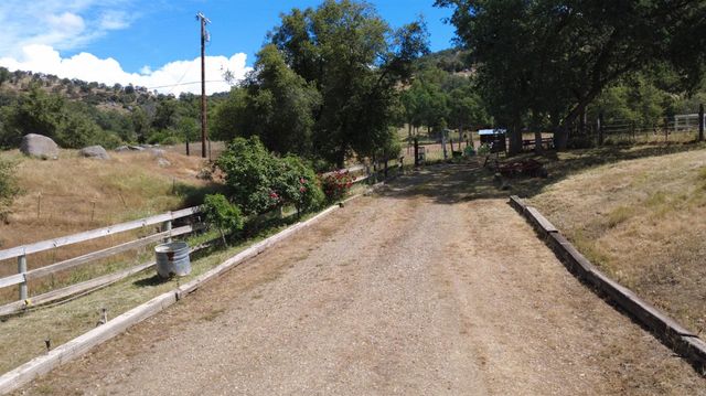 39569 Clover Lane, Yokuts Valley, CA 93675