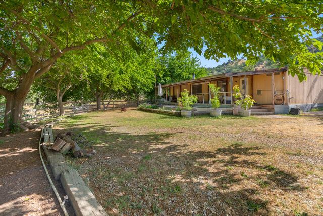 39569 Clover Lane, Yokuts Valley, CA 93675