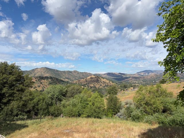 39569 Clover Lane, Yokuts Valley, CA 93675