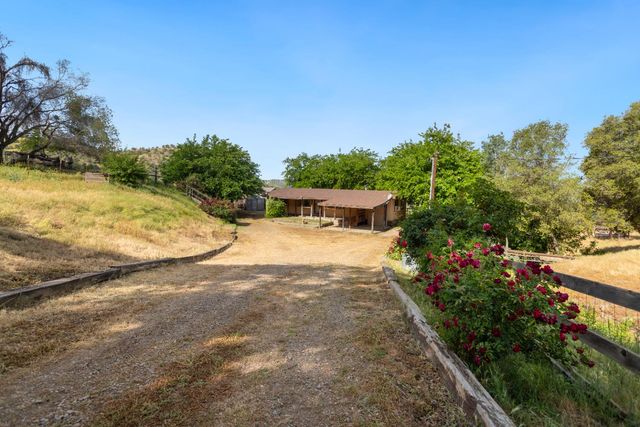 39569 Clover Lane, Yokuts Valley, CA 93675