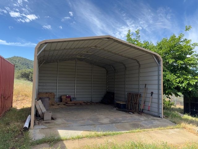 39569 Clover Lane, Yokuts Valley, CA 93675