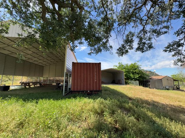 39569 Clover Lane, Yokuts Valley, CA 93675