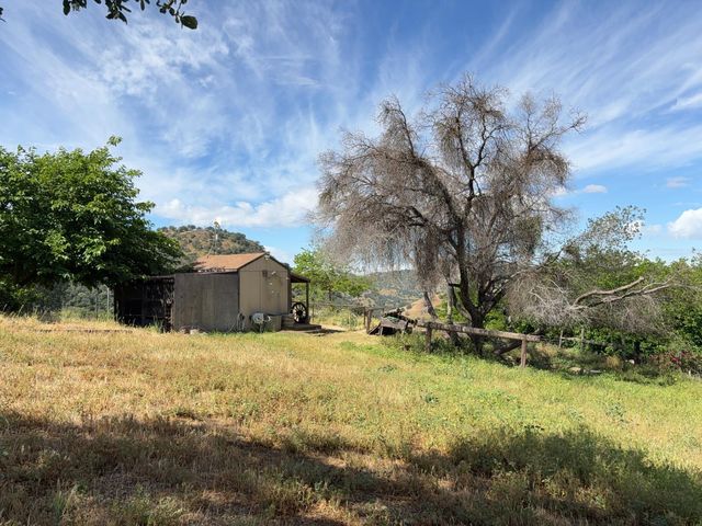39569 Clover Lane, Yokuts Valley, CA 93675