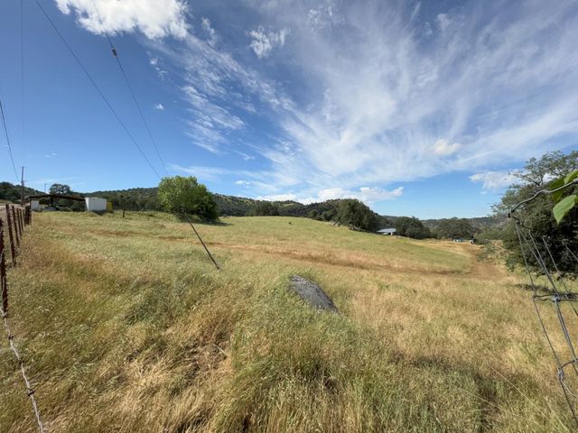 39569 Clover Lane, Yokuts Valley, CA 93675