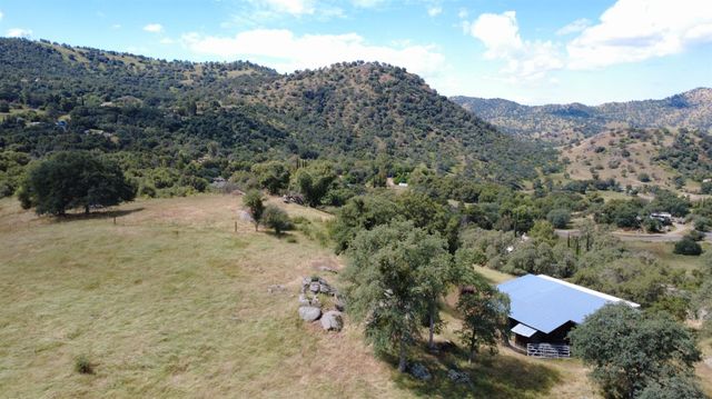 39569 Clover Lane, Yokuts Valley, CA 93675