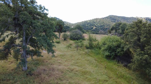 39569 Clover Lane, Yokuts Valley, CA 93675