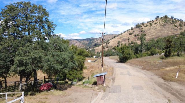 39569 Clover Lane, Yokuts Valley, CA 93675