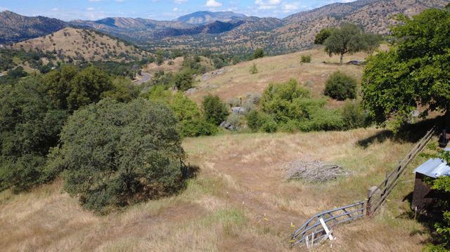 39569 Clover Lane, Yokuts Valley, CA 93675