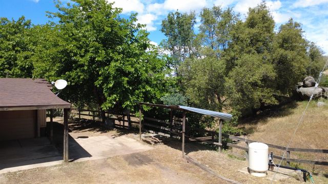 39569 Clover Lane, Yokuts Valley, CA 93675