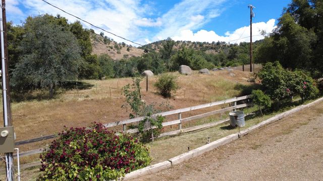 39569 Clover Lane, Yokuts Valley, CA 93675