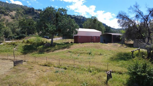 39569 Clover Lane, Yokuts Valley, CA 93675