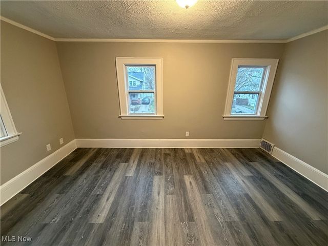 288 Noah Avenue, Akron, OH 44320