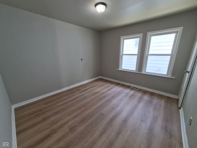 925 N Somerset Avenue, Indianapolis, IN 46222