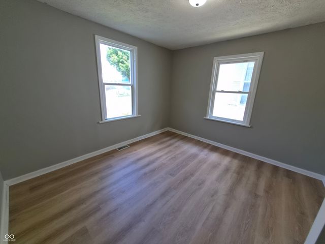 925 N Somerset Avenue, Indianapolis, IN 46222