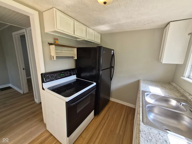 925 N Somerset Avenue, Indianapolis, IN 46222