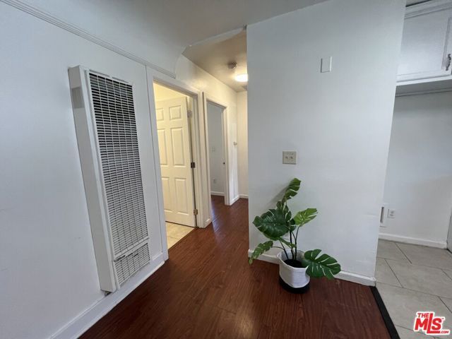 6055 7th Avenue, Los Angeles, CA 90043