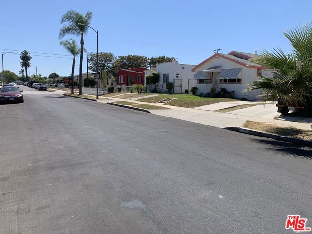 6055 7th Avenue, Los Angeles, CA 90043
