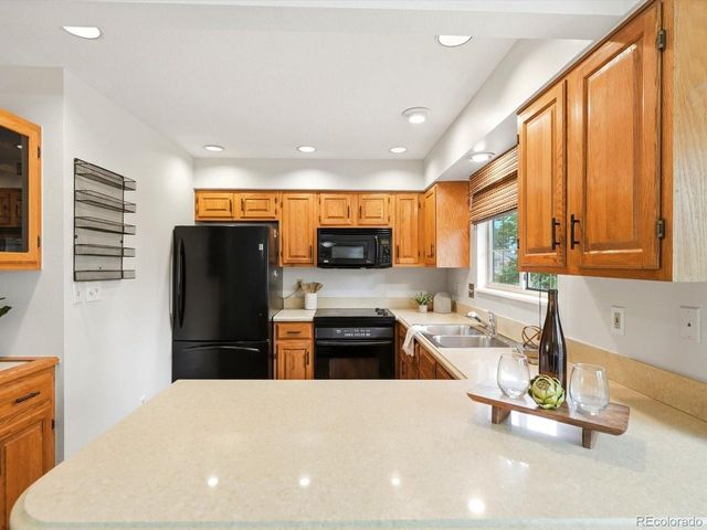 1818 S Quebec Way 9-7, Denver, CO 80231