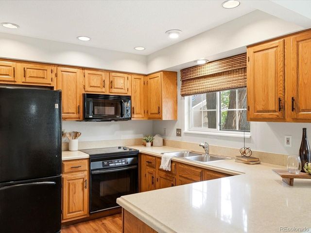 1818 S Quebec Way 9-7, Denver, CO 80231