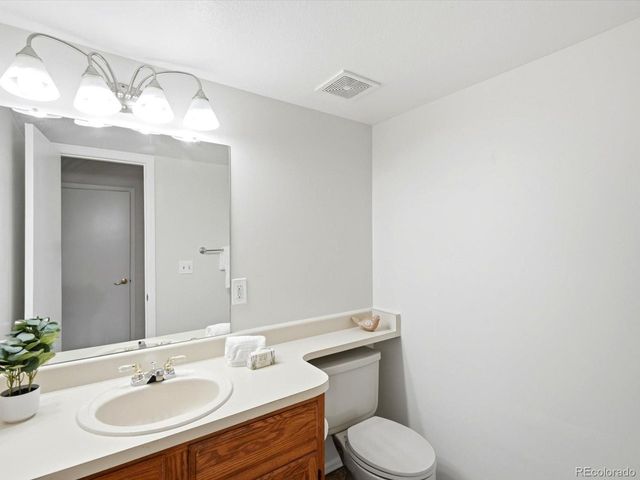 1818 S Quebec Way 9-7, Denver, CO 80231