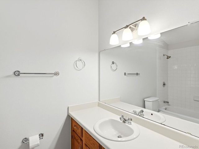 1818 S Quebec Way 9-7, Denver, CO 80231