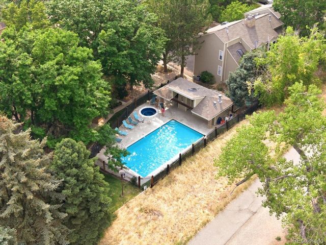 1818 S Quebec Way 9-7, Denver, CO 80231