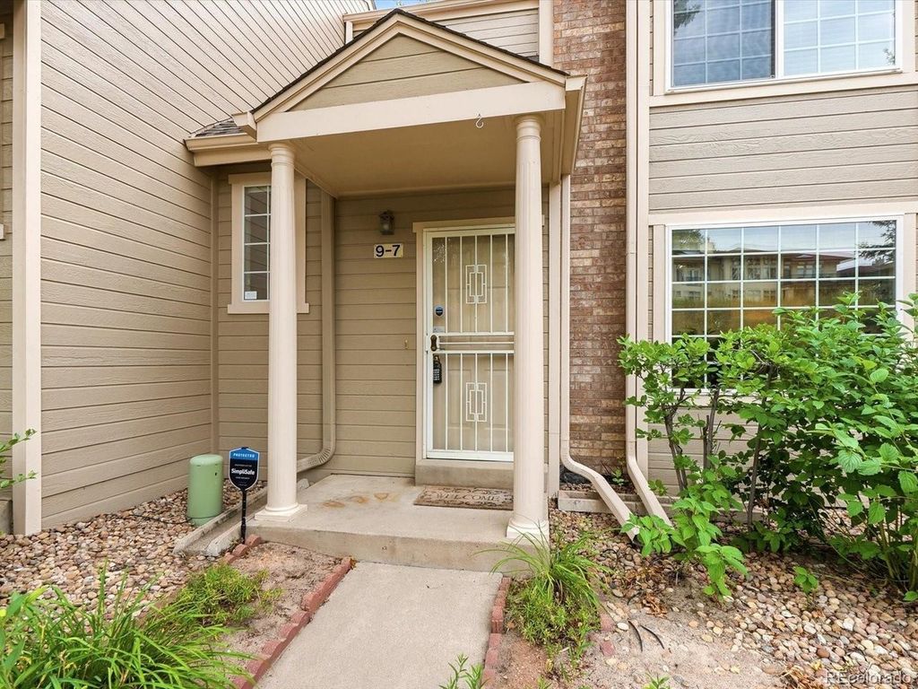1818 S Quebec Way 9-7, Denver, CO 80231