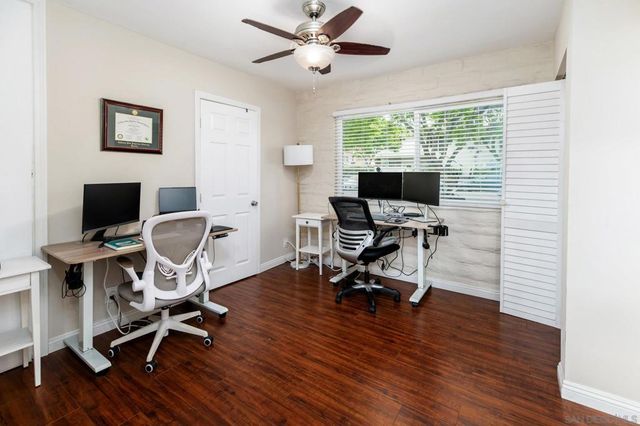 2544 Navarra Dr 4, Carlsbad, CA 92009