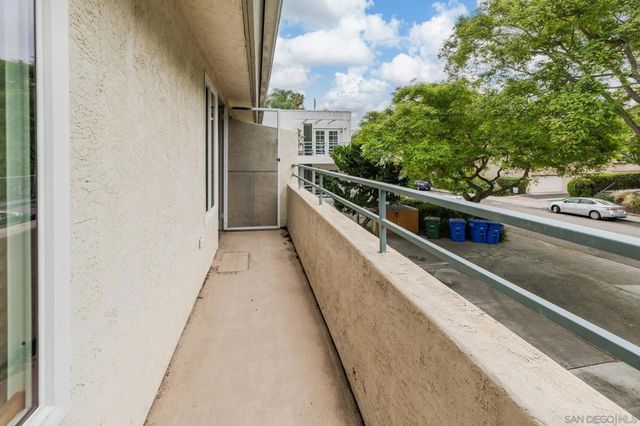 2544 Navarra Dr 4, Carlsbad, CA 92009