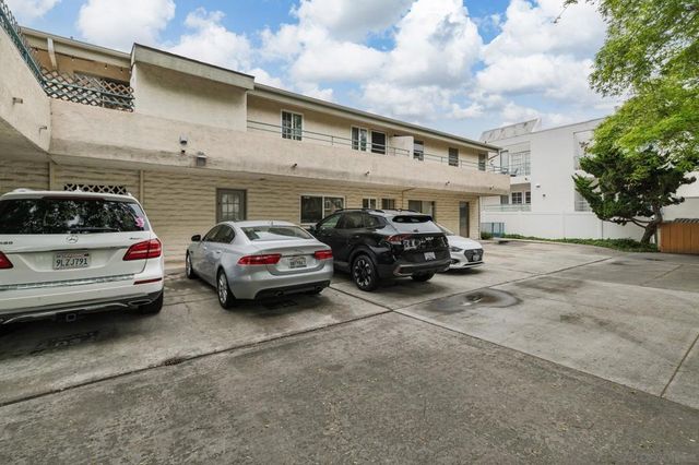 2544 Navarra Dr 4, Carlsbad, CA 92009