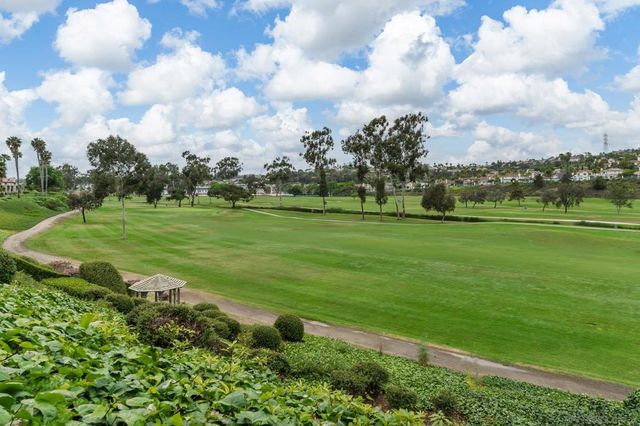 2544 Navarra Dr 4, Carlsbad, CA 92009