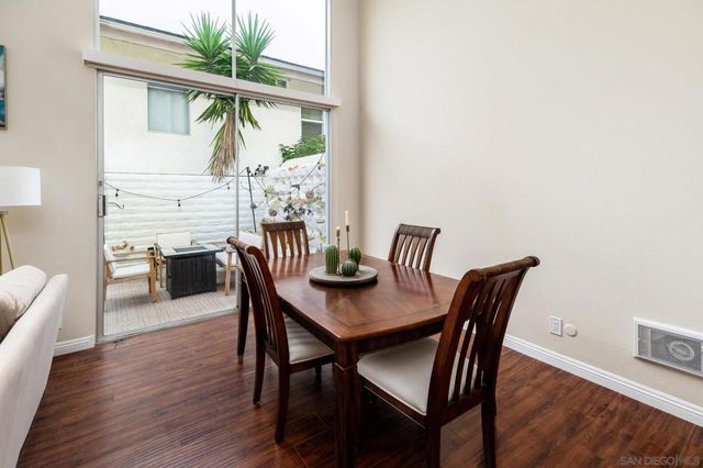 2544 Navarra Dr 4, Carlsbad, CA 92009