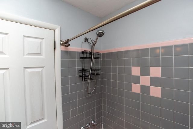 540 WANAMAKER RD, Jenkintown, PA 19046