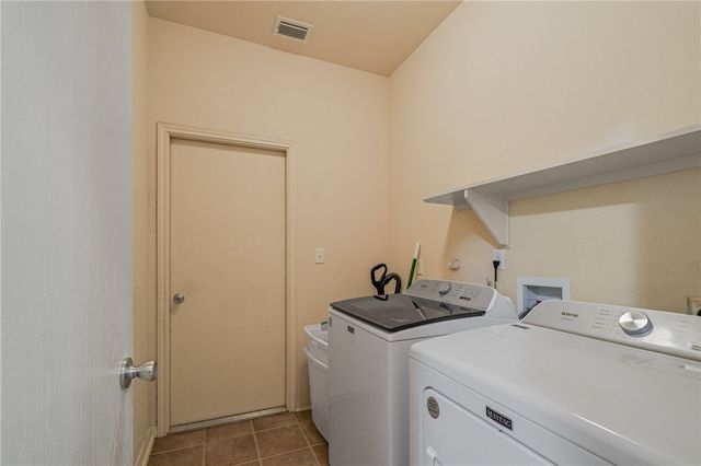 2629 Las Brisas St, Corpus Christi, TX 78414