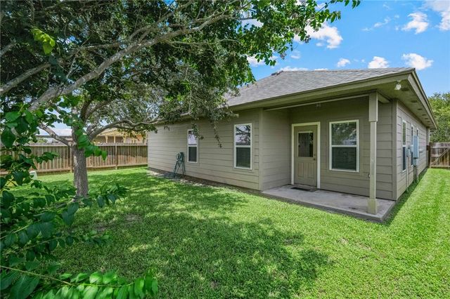 2629 Las Brisas St, Corpus Christi, TX 78414