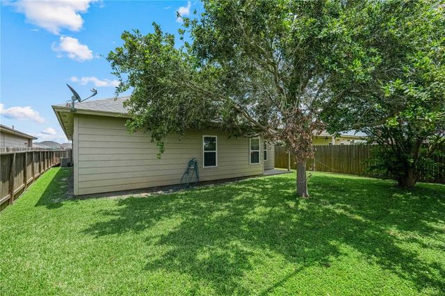 2629 Las Brisas St, Corpus Christi, TX 78414