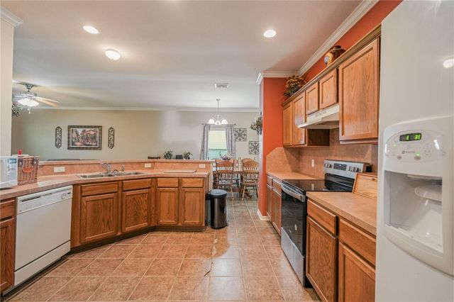 2629 Las Brisas St, Corpus Christi, TX 78414