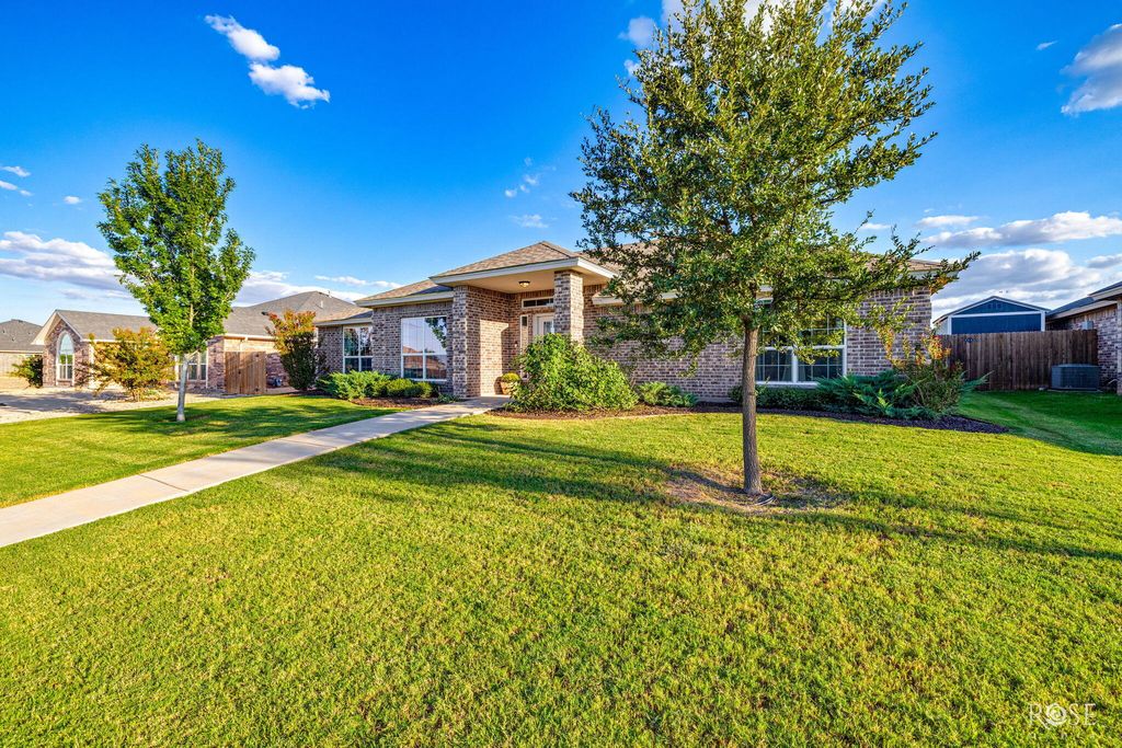 Image 3 of property listing at 5006 Scarlett Oak Lane, San Angelo, TX 76904