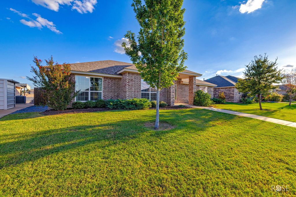 Image 4 of property listing at 5006 Scarlett Oak Lane, San Angelo, TX 76904