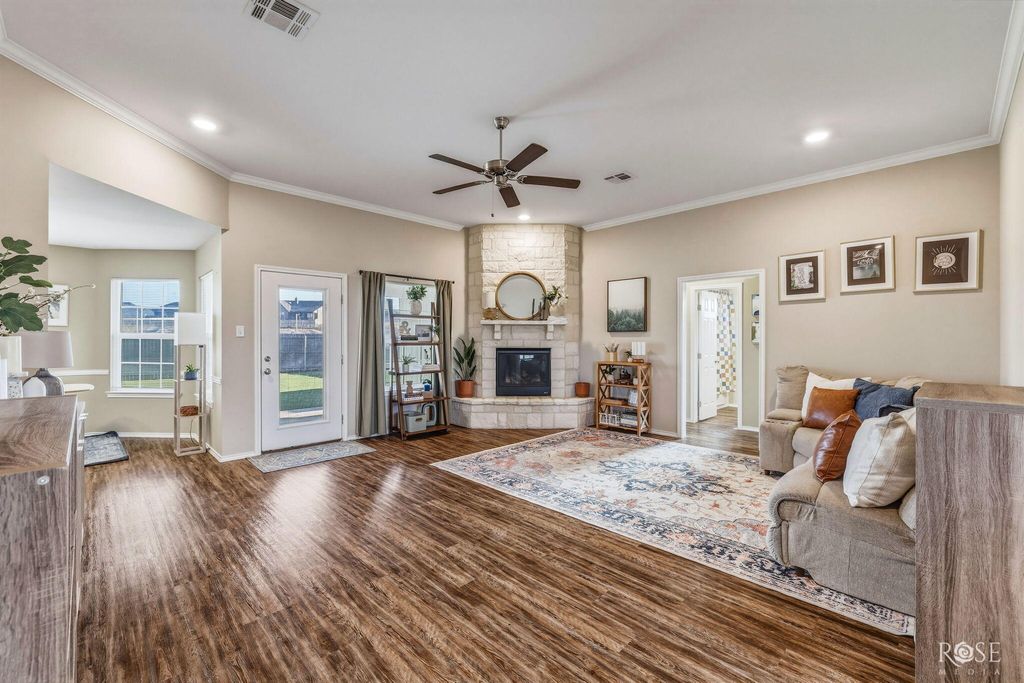 Image 9 of property listing at 5006 Scarlett Oak Lane, San Angelo, TX 76904