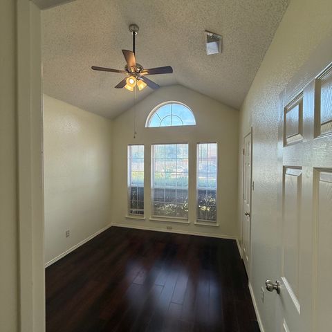 945 Mcgehee Avenue, Cedar Hill, TX 75104